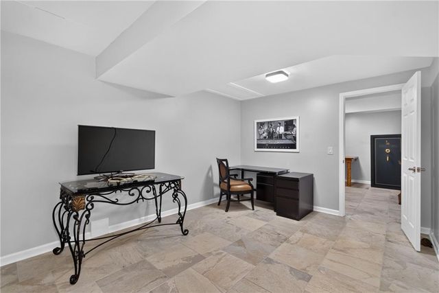 21801 S Martha Road, Peculiar, MO 64078