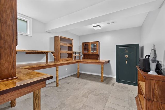 21801 S Martha Road, Peculiar, MO 64078