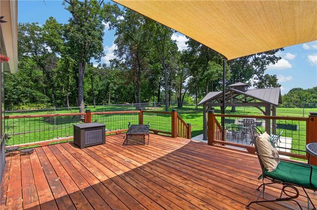21801 S Martha Road, Peculiar, MO 64078