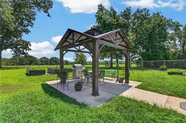 21801 S Martha Road, Peculiar, MO 64078