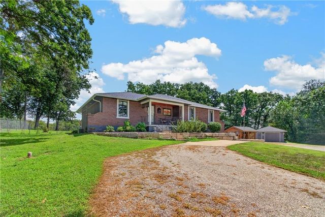 21801 S Martha Road, Peculiar, MO 64078