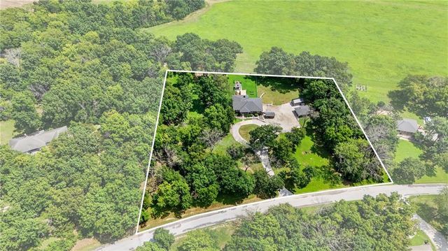 21801 S Martha Road, Peculiar, MO 64078