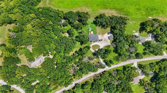 21801 S Martha Road, Peculiar, MO 64078