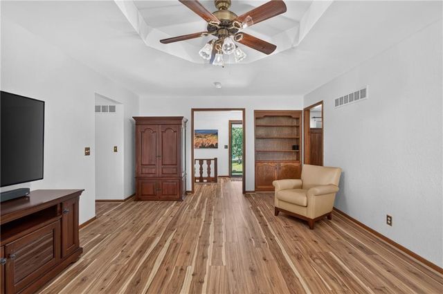 21801 S Martha Road, Peculiar, MO 64078
