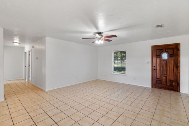 755 Hubbard Lane, Lipan, TX 76462