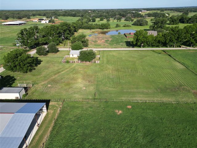 755 Hubbard Lane, Lipan, TX 76462