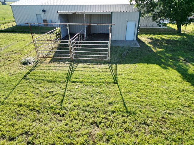 755 Hubbard Lane, Lipan, TX 76462