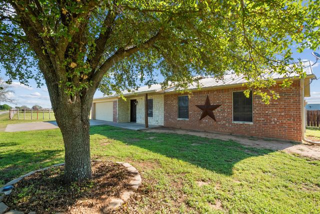 755 Hubbard Lane, Lipan, TX 76462