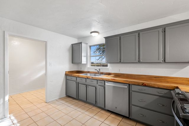 755 Hubbard Lane, Lipan, TX 76462