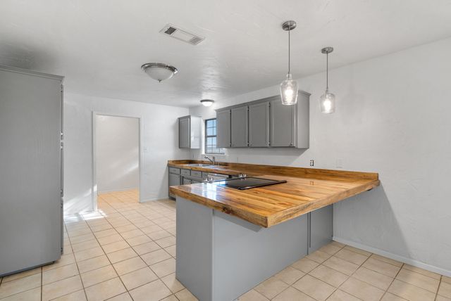 755 Hubbard Lane, Lipan, TX 76462