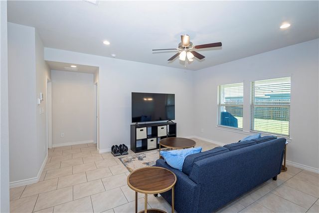 7722 Lariat Toss Dr, Corpus Christi, TX 78414