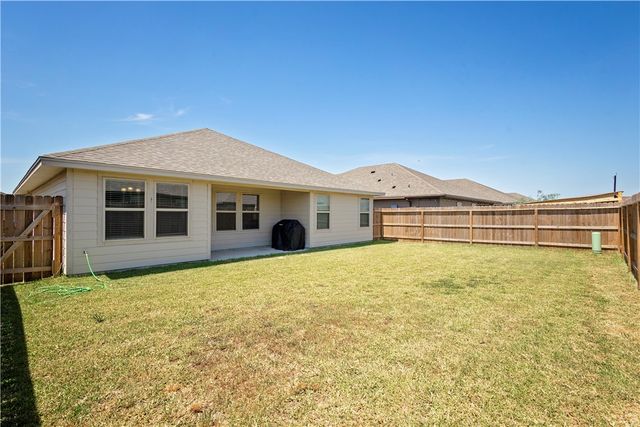 7722 Lariat Toss Dr, Corpus Christi, TX 78414