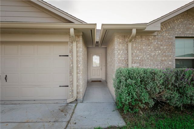 7722 Lariat Toss Dr, Corpus Christi, TX 78414