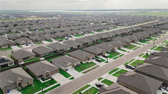 7722 Lariat Toss Dr, Corpus Christi, TX 78414