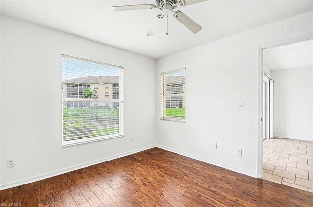 9650 Victoria LN 104, Naples, FL 34109