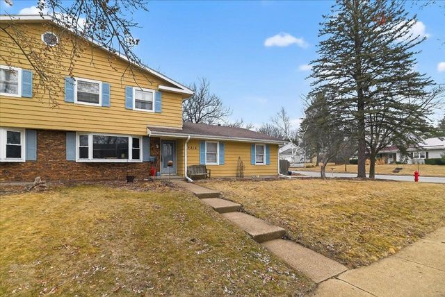 5218 Shorecrest Drive, Middleton, WI 53562
