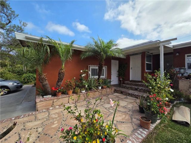 2129 N Poplar, Santa Ana, CA 92706