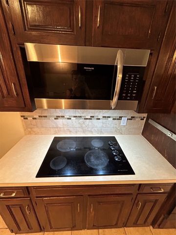 7516 Woodhaven Drive, North Richland Hills, TX 76182