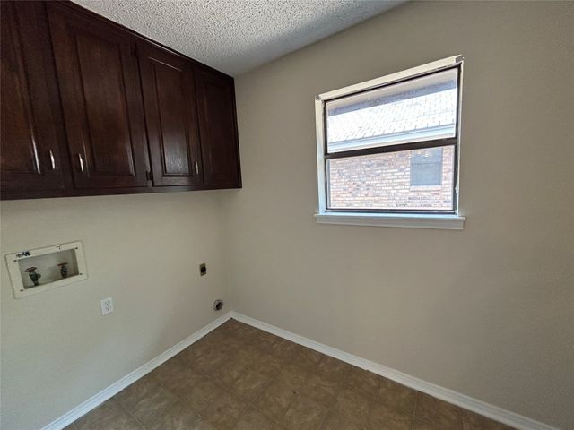 7516 Woodhaven Drive, North Richland Hills, TX 76182