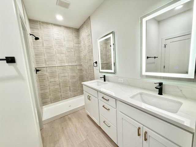 2259 S Chateau Ct, Wichita, KS 67207