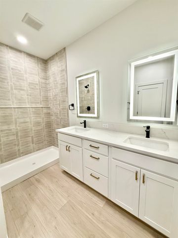 2259 S Chateau Ct, Wichita, KS 67207