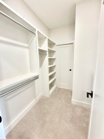 2259 S Chateau Ct, Wichita, KS 67207