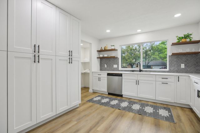 2104 Malvern Hill DR, Austin, TX 78745