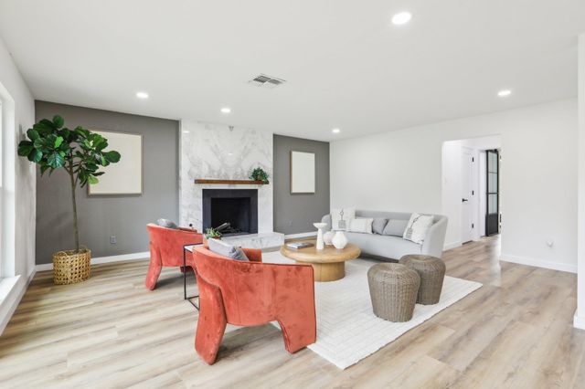 2104 Malvern Hill DR, Austin, TX 78745