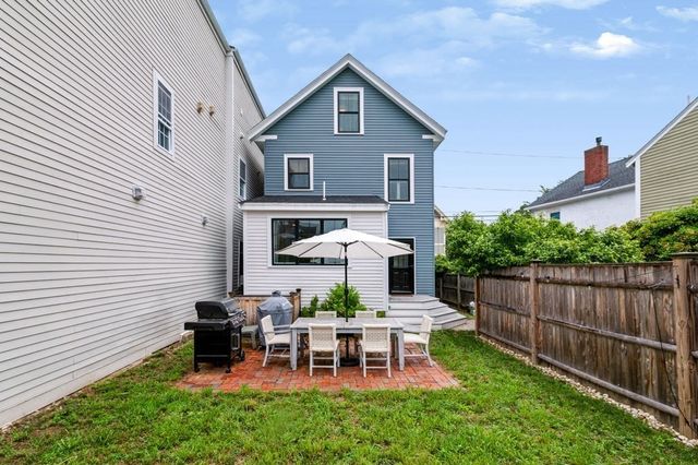68 Milk St, Newburyport, MA 01950
