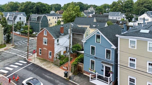 68 Milk St, Newburyport, MA 01950