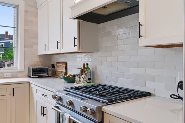 68 Milk St, Newburyport, MA 01950
