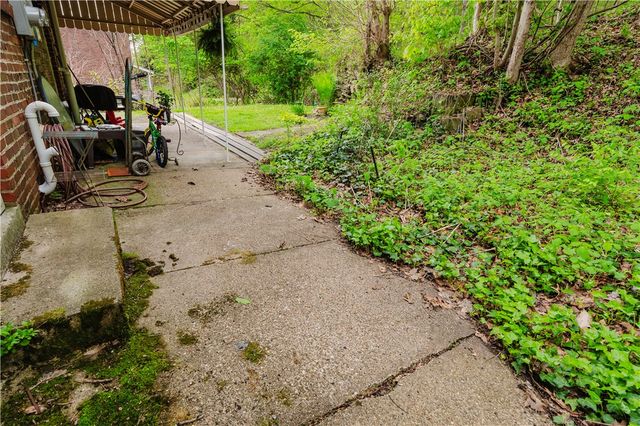 503 Terrace Dr, Harmar, PA 15238