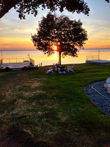 N5661 ROCKLAND BEACH ROAD, Hilbert, WI 54129