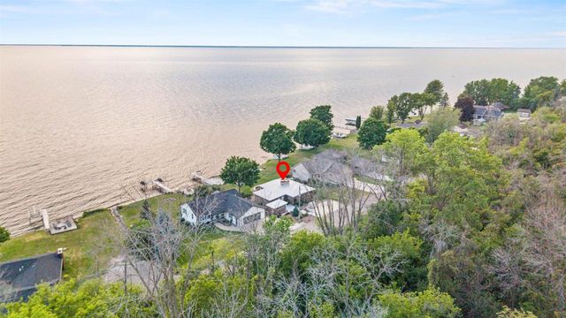 N5661 ROCKLAND BEACH ROAD, Hilbert, WI 54129