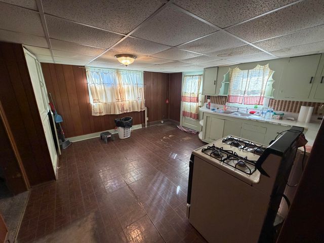 2322 W Olive Street, Springfield, MO 65802