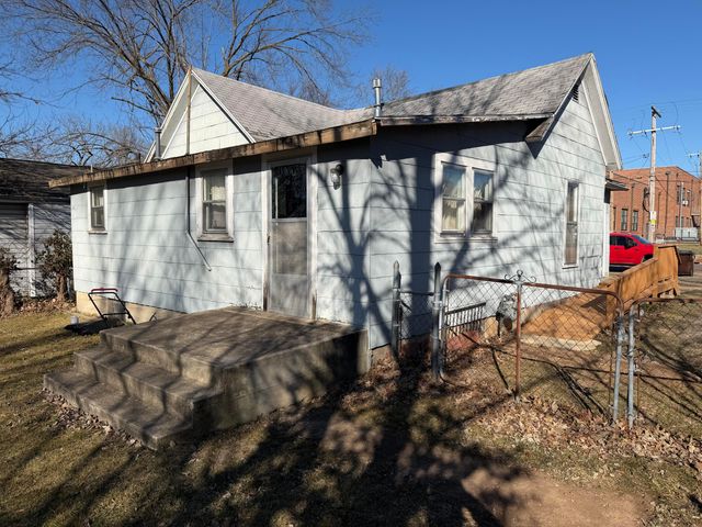2322 W Olive Street, Springfield, MO 65802