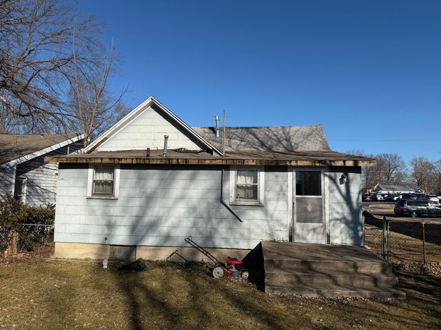 2322 W Olive Street, Springfield, MO 65802