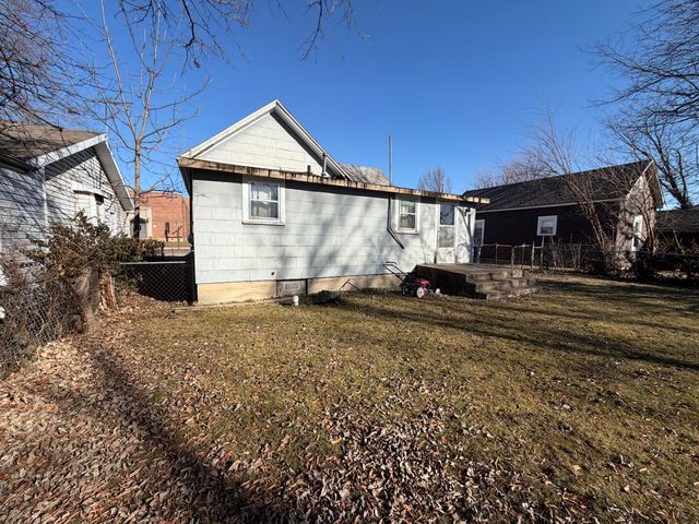 2322 W Olive Street, Springfield, MO 65802