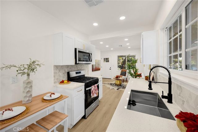 567 W Center, Pomona, CA 91768