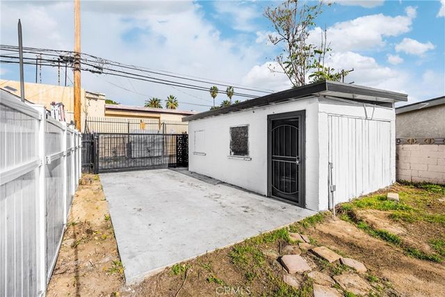 567 W Center, Pomona, CA 91768