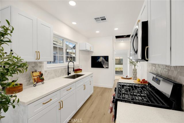 567 W Center, Pomona, CA 91768