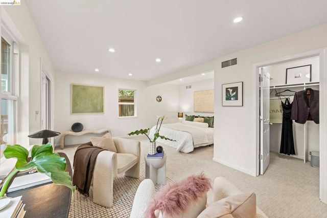 2 2 Cortez Ct, Oakland, CA 94611