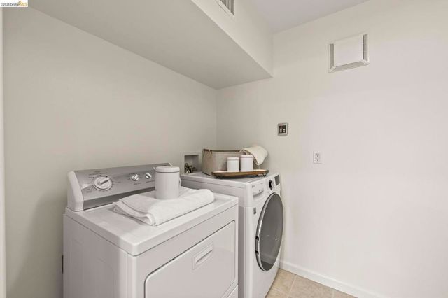 2 2 Cortez Ct, Oakland, CA 94611