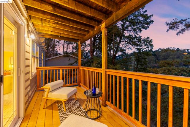 2 2 Cortez Ct, Oakland, CA 94611