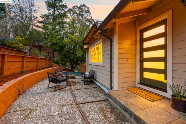 2 2 Cortez Ct, Oakland, CA 94611
