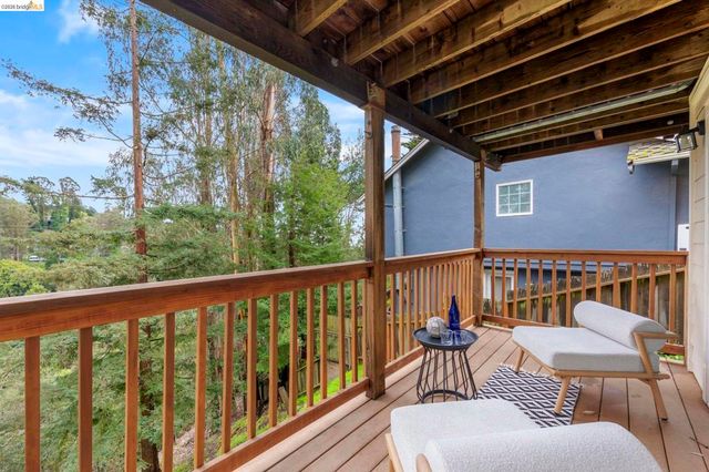 2 2 Cortez Ct, Oakland, CA 94611