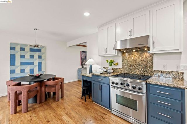 2 2 Cortez Ct, Oakland, CA 94611