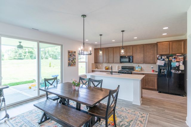 1054 E Valley Oak Court, Mooresville, IN 46158