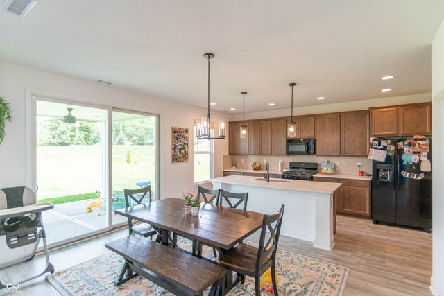 1054 E Valley Oak Court, Mooresville, IN 46158
