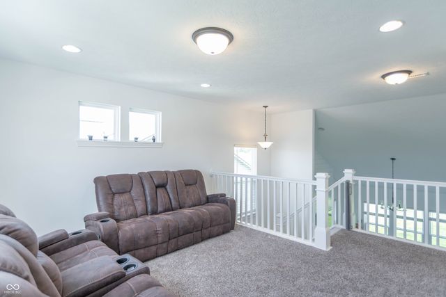 1054 E Valley Oak Court, Mooresville, IN 46158